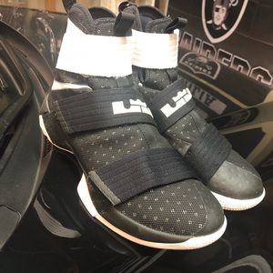 Nike Lebron’s Soldiers 10